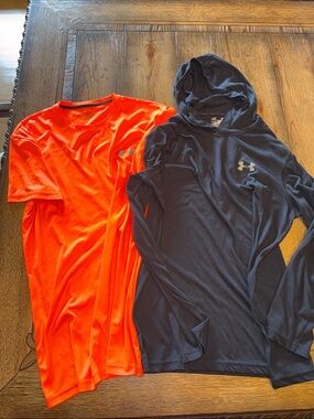Under Armour Men’s Long-Sleeve Hooded Performance Tee and Short Sleeve bundle
